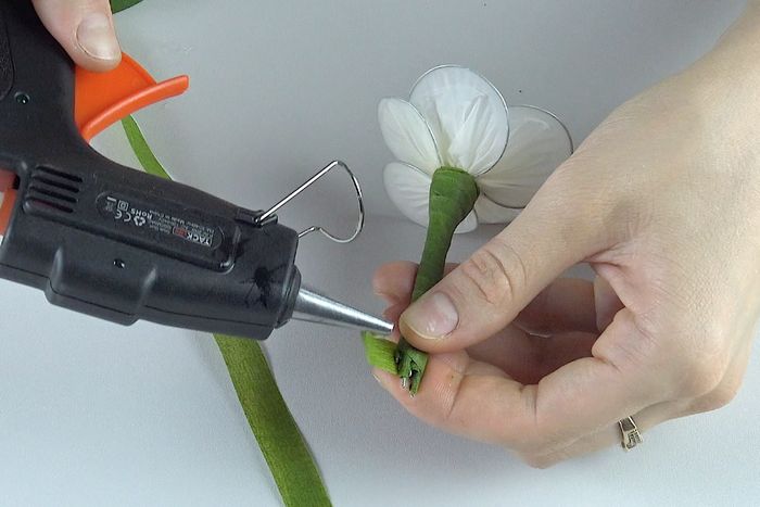 用塑料袋DIY环保塑料花教程-第10张图片-趣作屋