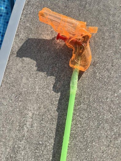 不用反复装水的DIY水枪改造教程-第11张图片-趣作屋 不用反复装水的DIY水枪改造教程-第11张图片-趣作屋