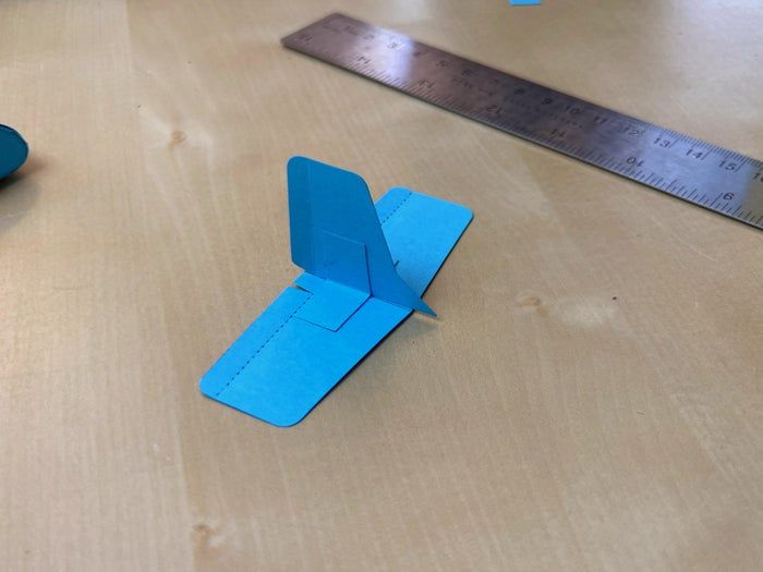 手工折纸滑翔机制作教程：零基础也能轻松上手-第13张图片-趣作屋