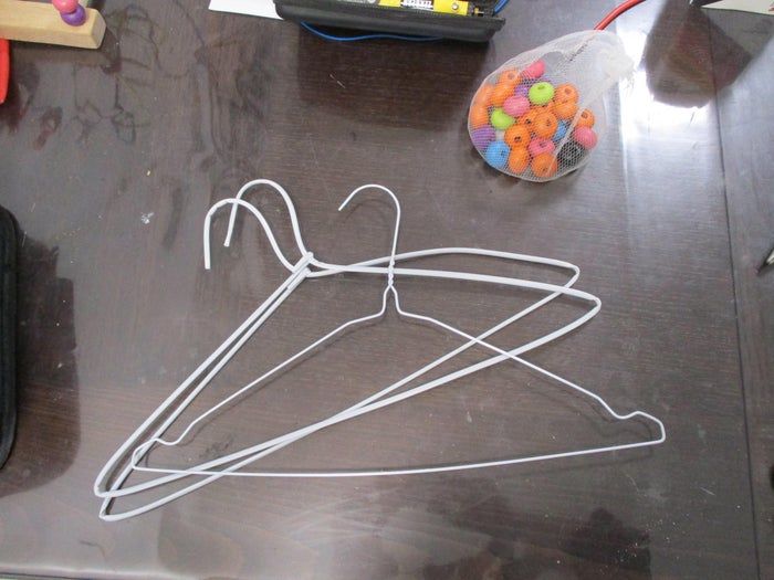 旧衣架变儿童益智玩具，低成本手工制作教程-第5张图片-趣作屋