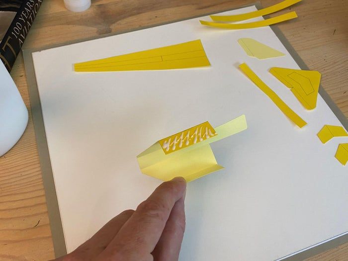 用废品动手做滑翔机,轻松搞定趣味手工制作-第10张图片-趣作屋 用废品动手做滑翔机,轻松搞定趣味手工制作-第10张图片-趣作屋