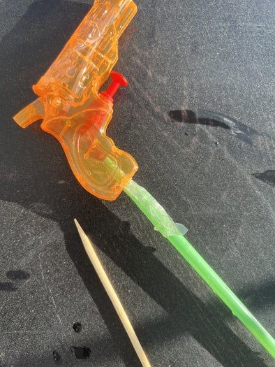 不用反复装水的DIY水枪改造教程-第9张图片-趣作屋 不用反复装水的DIY水枪改造教程-第9张图片-趣作屋