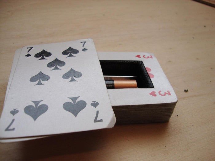 DIY带孔卡片包教程:隐藏备用现金的好方法-第4张图片-趣作屋 DIY带孔卡片包教程:隐藏备用现金的好方法-第4张图片-趣作屋