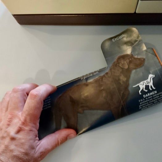 用狗粮袋制作超酷环保钱包教程-第12张图片-趣作屋