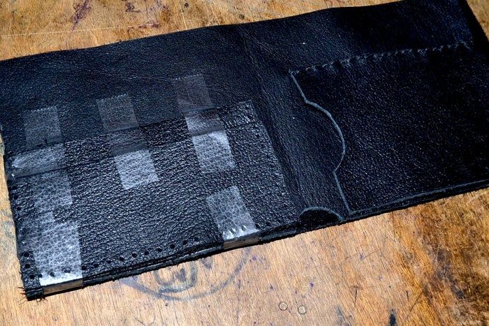 用皮革边角料制作经典双折皮夹教程-第17张图片-趣作屋 用皮革边角料制作经典双折皮夹教程-第17张图片-趣作屋