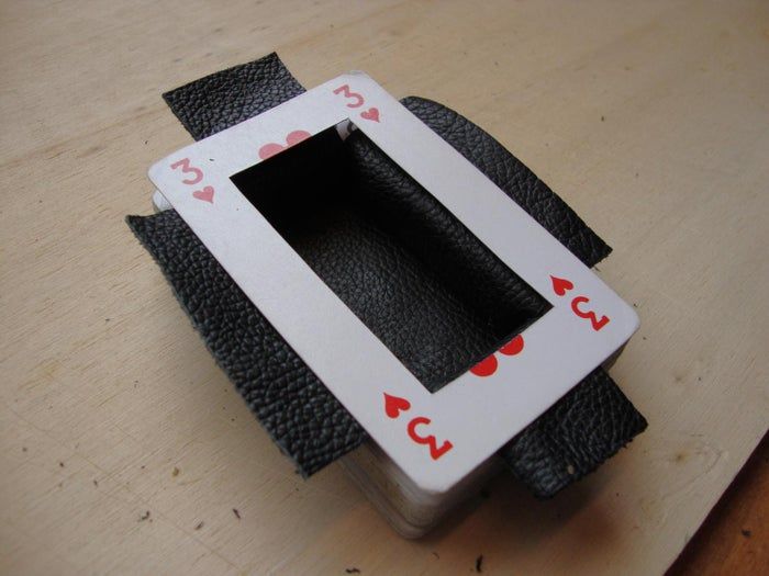 DIY带孔卡片包教程:隐藏备用现金的好方法-第16张图片-趣作屋 DIY带孔卡片包教程:隐藏备用现金的好方法-第16张图片-趣作屋