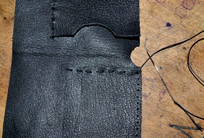 用皮革边角料制作经典双折皮夹教程-第18张图片-趣作屋 用皮革边角料制作经典双折皮夹教程-第18张图片-趣作屋