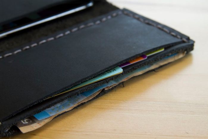 手机钱包二合一DIY教程:用汽车皮革制作个性钱包-第16张图片-趣作屋 手机钱包二合一DIY教程:用汽车皮革制作个性钱包-第16张图片-趣作屋