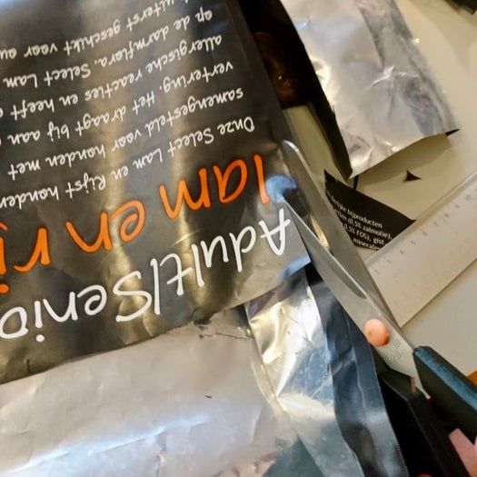 用狗粮袋制作超酷环保钱包教程-第4张图片-趣作屋