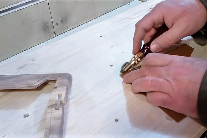 手工制作胡桃木钱包教程-第17张图片-趣作屋