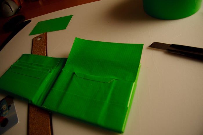 用防水胶带制作多功能钱包教程-第16张图片-趣作屋