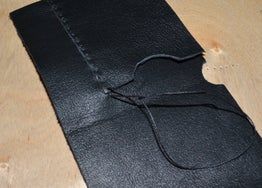 用皮革边角料制作经典双折皮夹教程-第12张图片-趣作屋 用皮革边角料制作经典双折皮夹教程-第12张图片-趣作屋