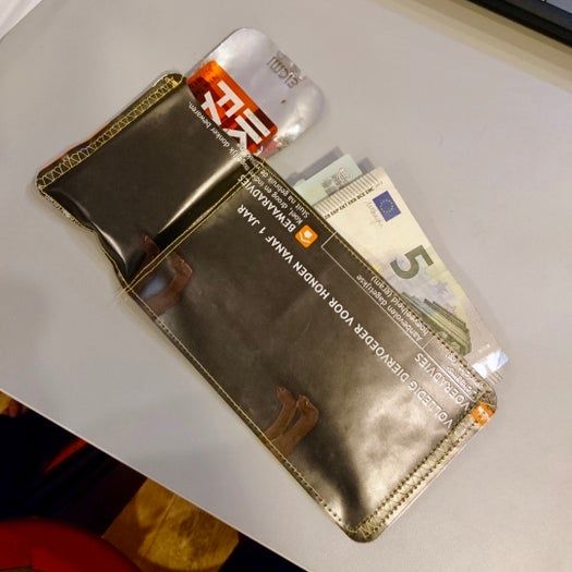 用狗粮袋制作超酷环保钱包教程-第20张图片-趣作屋